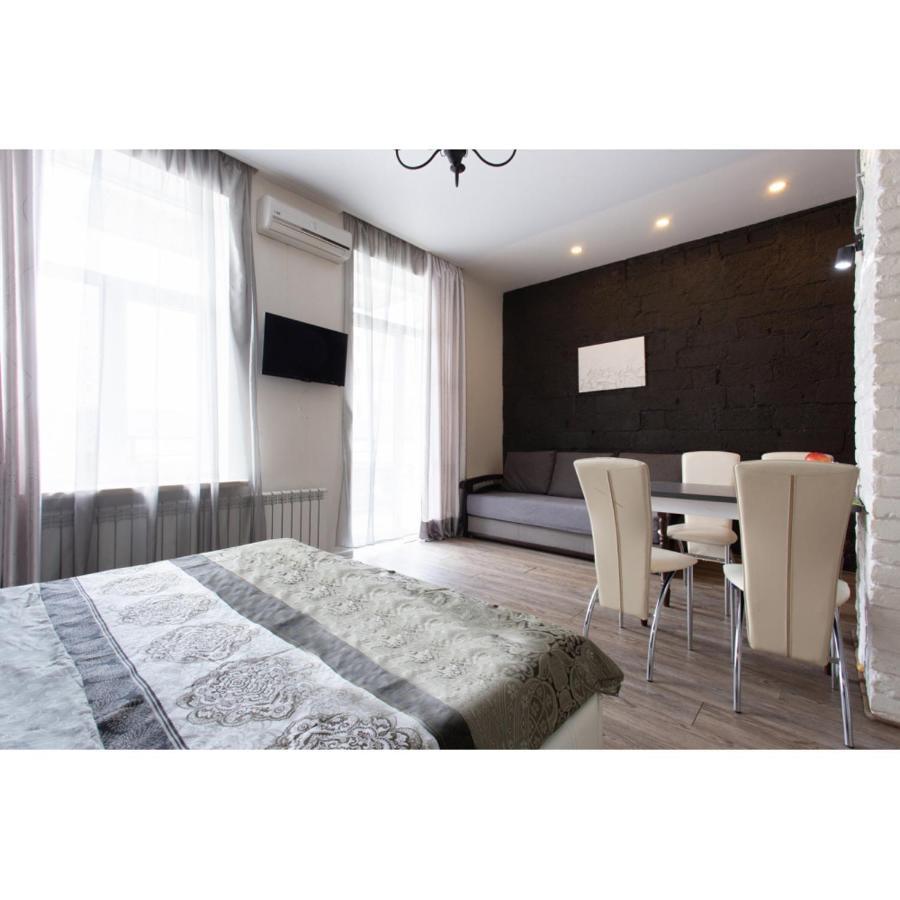Studio Apartments In The City Center Harkov Kültér fotó